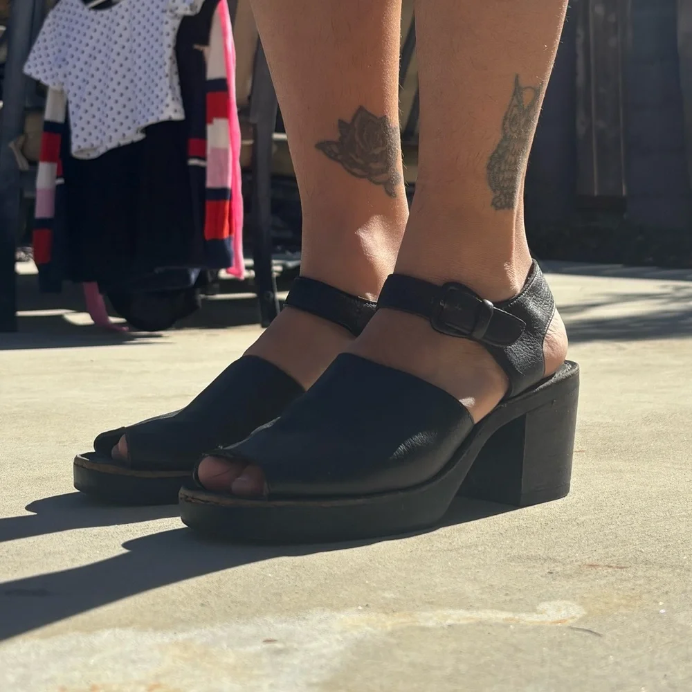 Heels - Picture 2 of 9